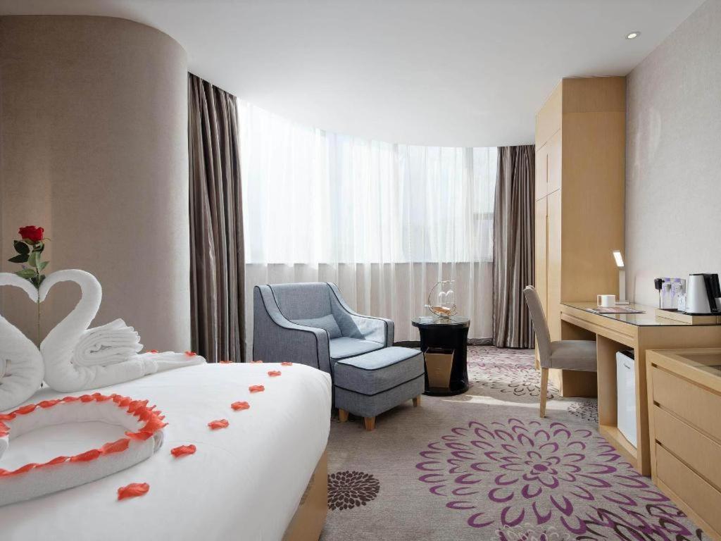 Lavande Hotel Guangzhou Shangxiajiu Pedestrian Street Hualin Temple Metro Station Kültér fotó